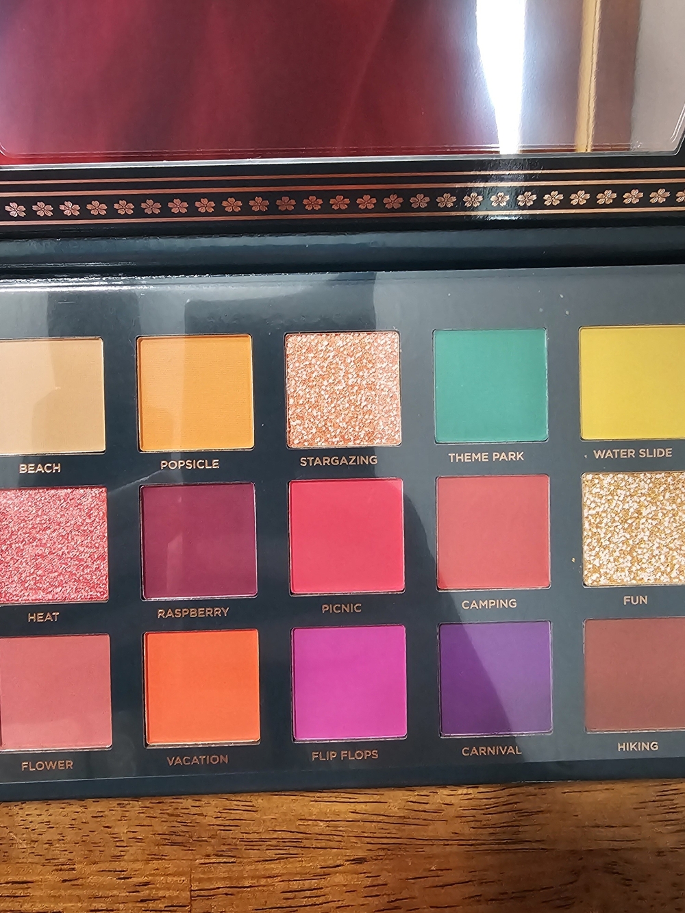 Ace Beaute Nostalgia Eye Shadow Palette